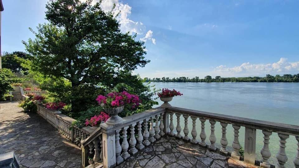 Vila Jugovo S สเมเดเรโว ภายนอก รูปภาพ