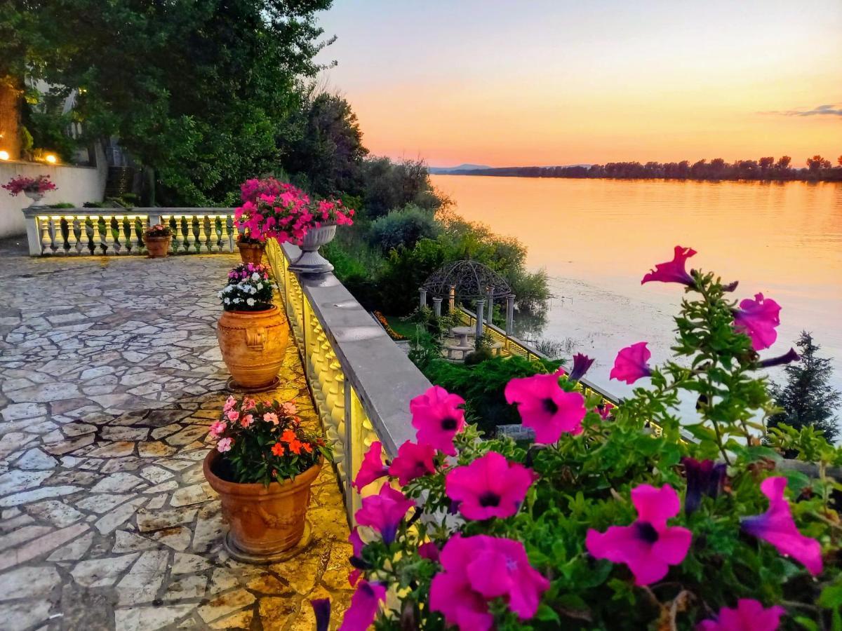 Vila Jugovo S สเมเดเรโว ภายนอก รูปภาพ