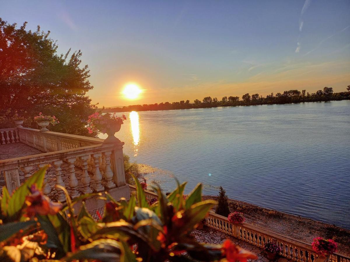 Vila Jugovo S สเมเดเรโว ภายนอก รูปภาพ